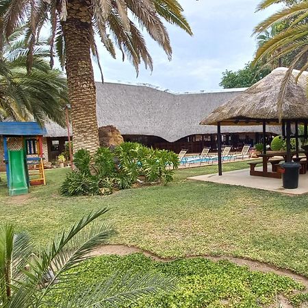 Ombinda Country Lodge Оучо Экстерьер фото